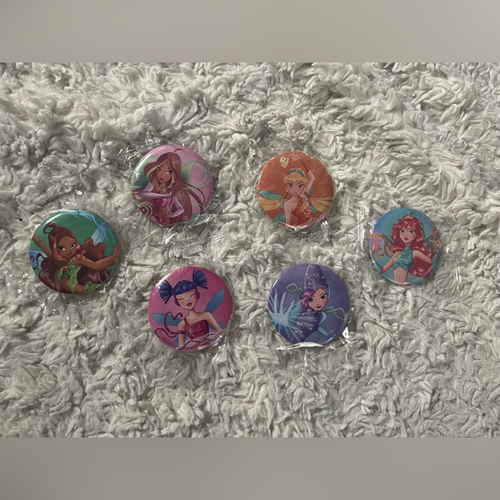 Winx Club Button Pins (6)